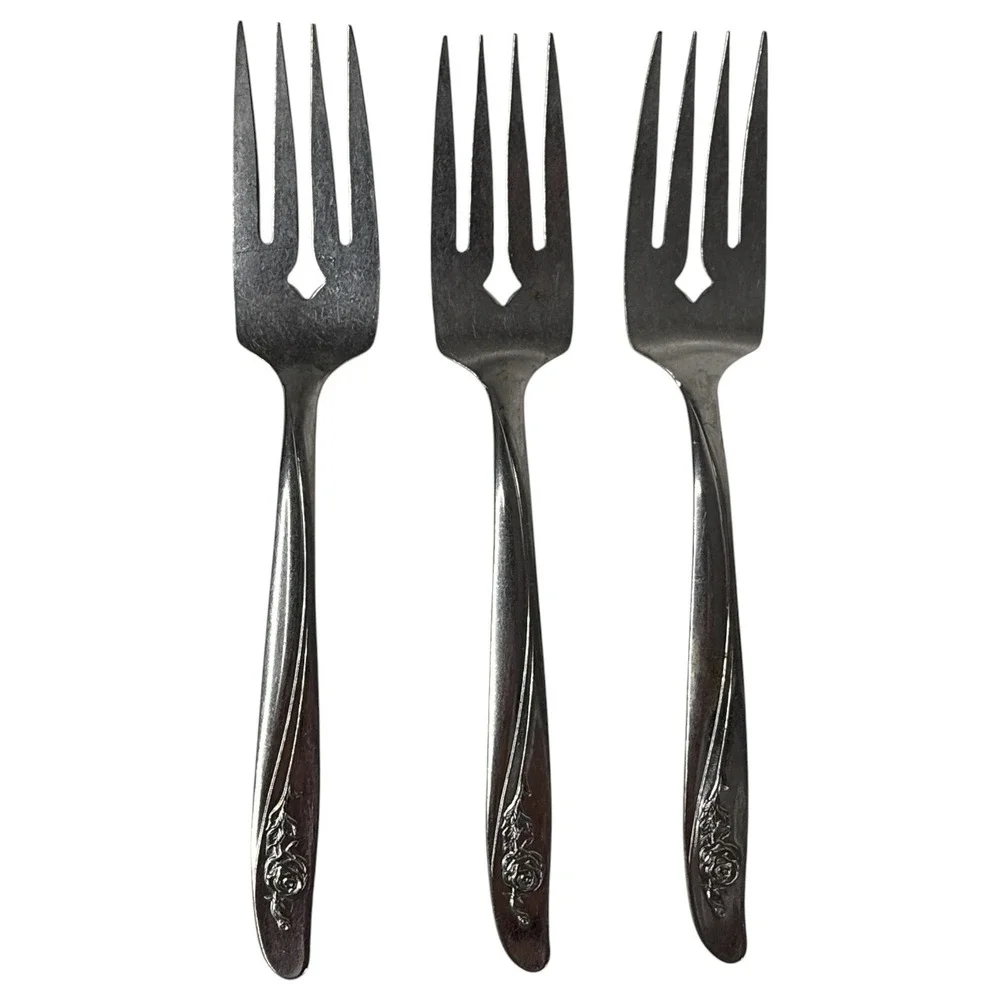 Oneida Stainless Steel Flatware Set Roseanne Rose Floral Pattern 23 Pieces